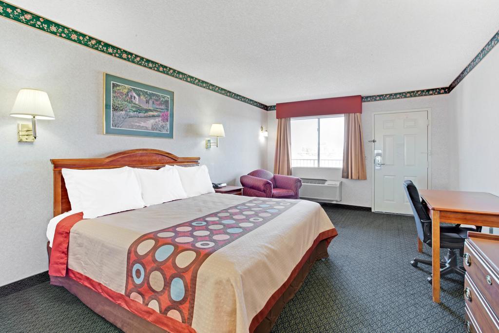 ซูเปอร์ 8 บาย วินด์แฮม ทูซอน ดาวน์ทาวน์ คอนเวนชั่น เซ็นเตอร์ Hotel ภายนอก รูปภาพ