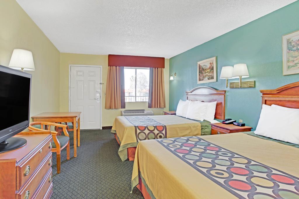 ซูเปอร์ 8 บาย วินด์แฮม ทูซอน ดาวน์ทาวน์ คอนเวนชั่น เซ็นเตอร์ Hotel ภายนอก รูปภาพ