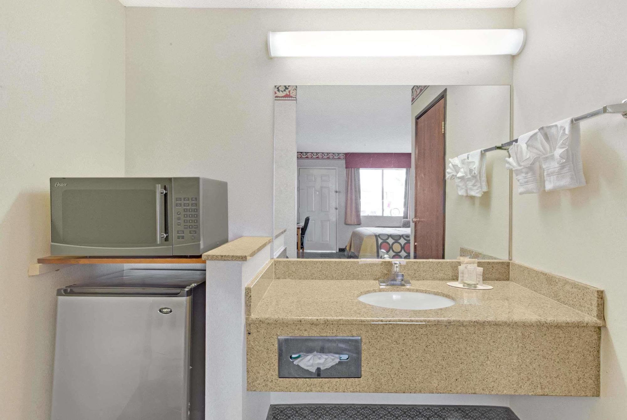 ซูเปอร์ 8 บาย วินด์แฮม ทูซอน ดาวน์ทาวน์ คอนเวนชั่น เซ็นเตอร์ Hotel ภายนอก รูปภาพ